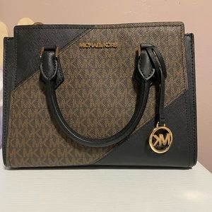 Hope Michael kors cross body bag 😍